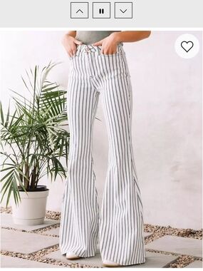 Judy Blue White Flare Jeans with Black Pinstripes 25 X 35